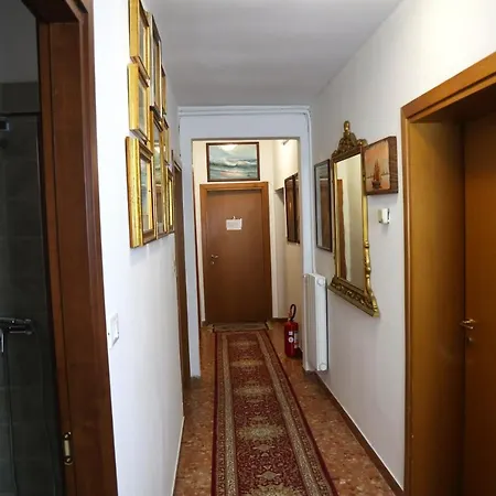 Rainbow Konukevi Venedik